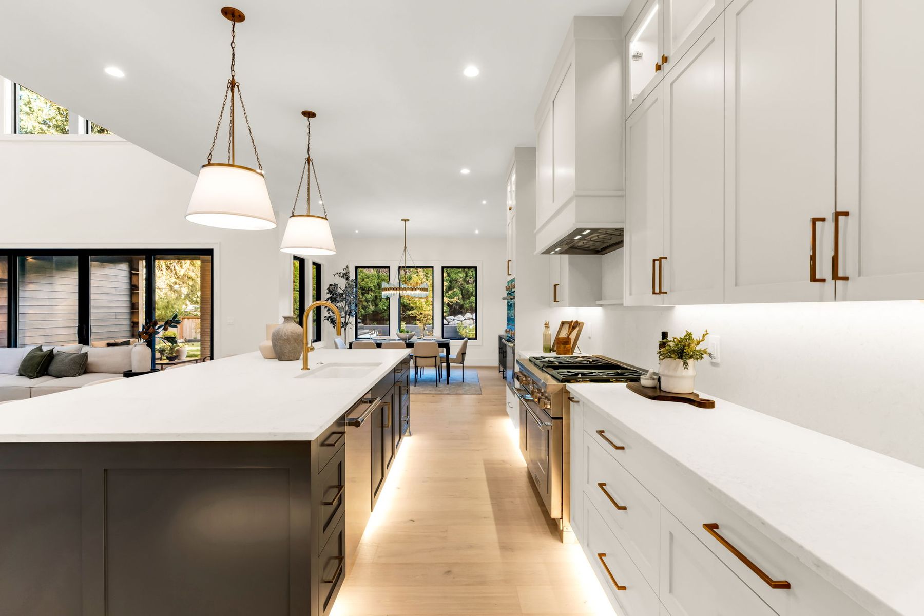 Kitchen toward pantry