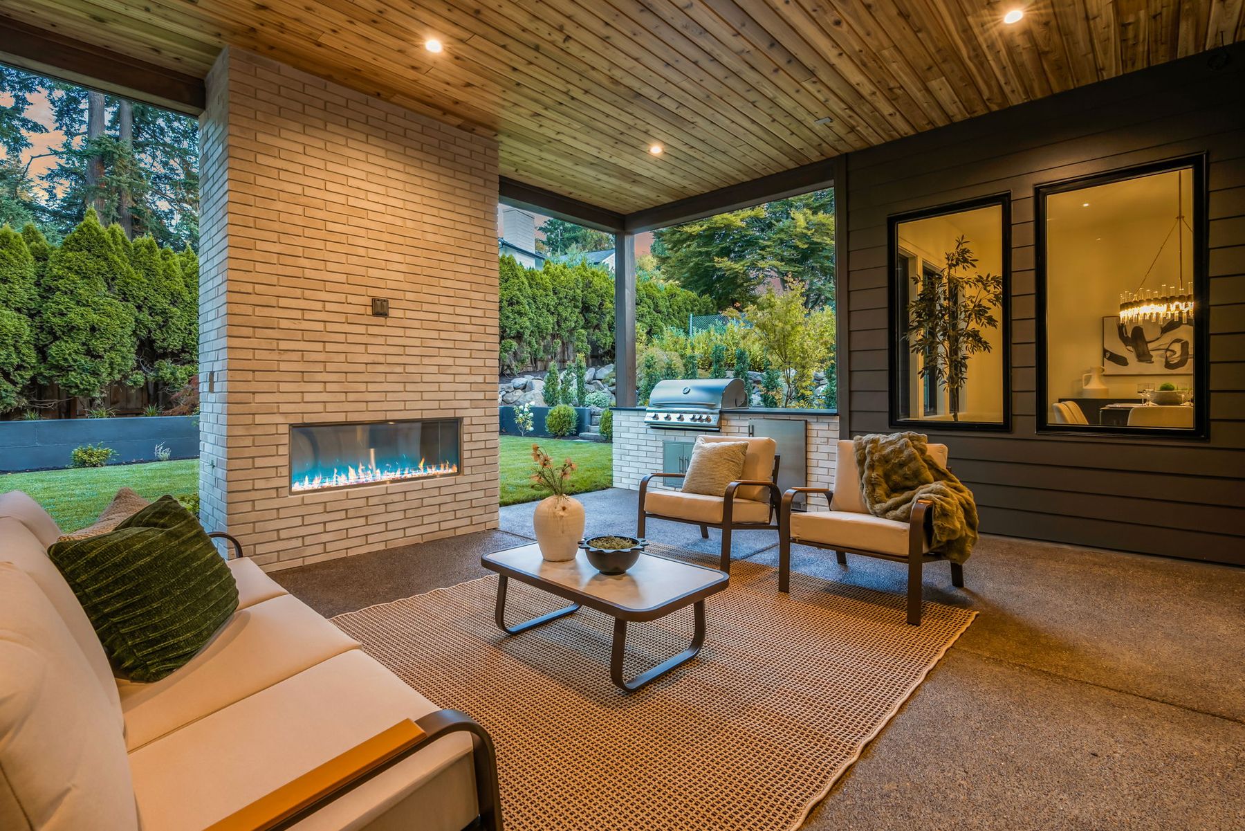 Outdoor room toward the yard